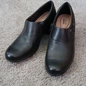 Clarks Collection Genette Danby 26102622 Black Zipper Block Heel Booties  Size 9